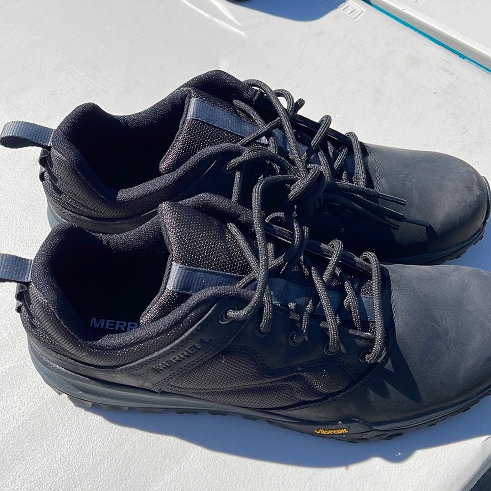 NWOT Merrell Men’s Shoes, size 12